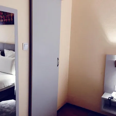 Excelsior Hotel 3*